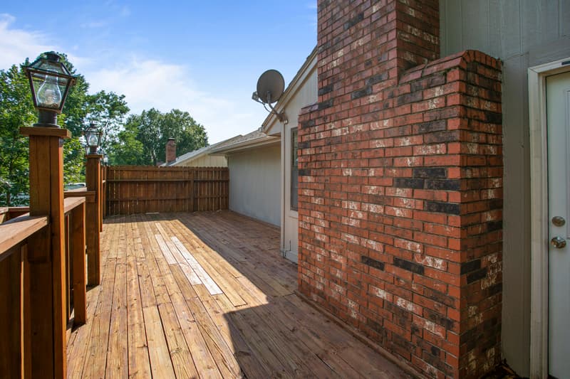 Lee's Summit House: 3513 NE Stanton St