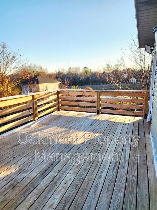 Madison Heights Townhome: 110 Phelps Road - B