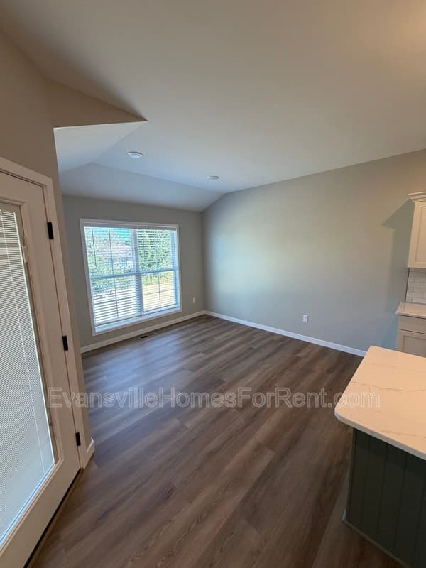 Evansville House: 12827 Halle Drive