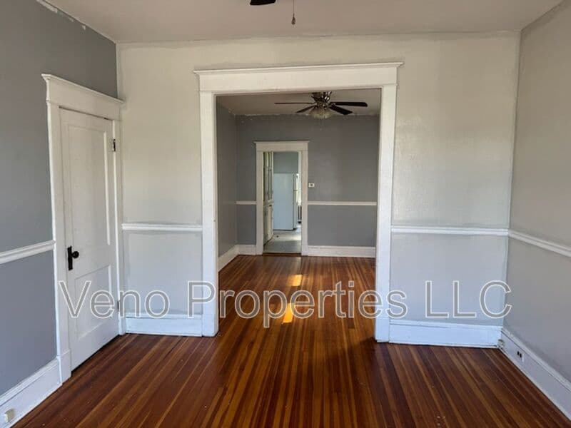 Albany House: 13 Southern Blvd.