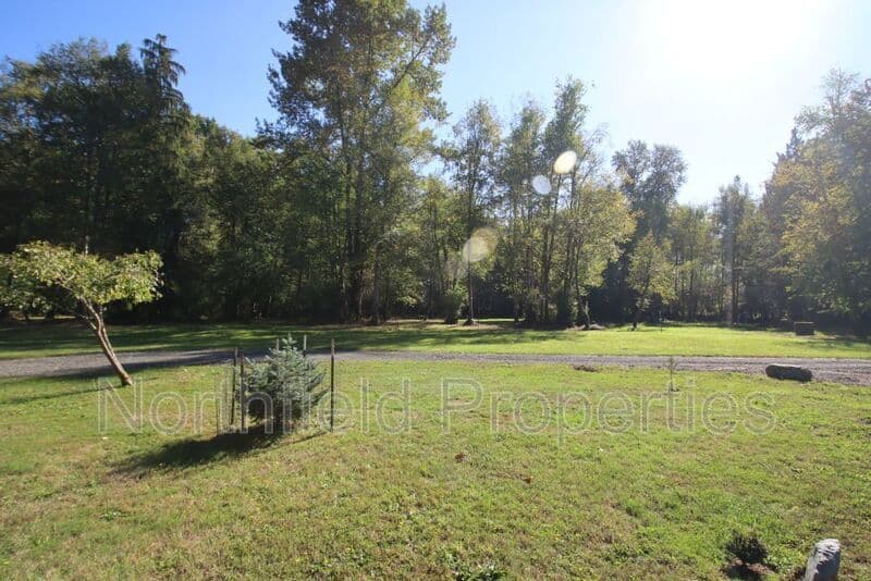 Tulalip House: 12105 26th Ave NE