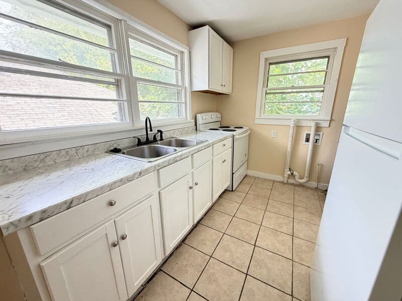 Birmingham House: 4217 43rd Avenue N