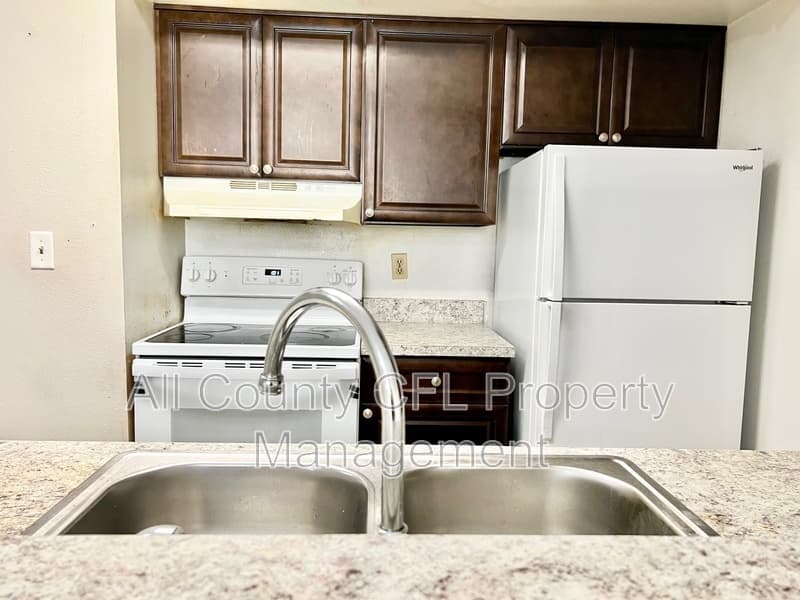 Kissimmee Condo: 401 Fountainhead Circle