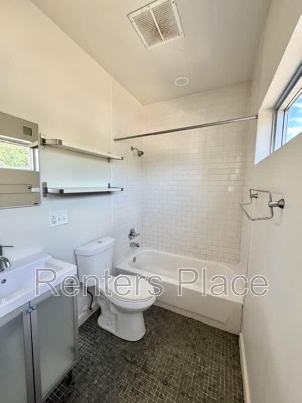 Tulsa House: 1411 South Rockford Avenue