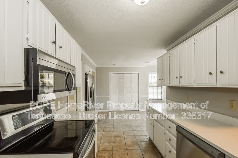 Memphis House: 2837 Gailwood Dr