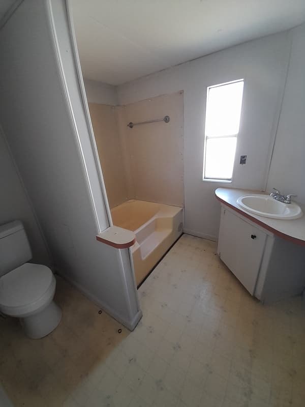 SUMTER House: 4627 Blanche Rd
