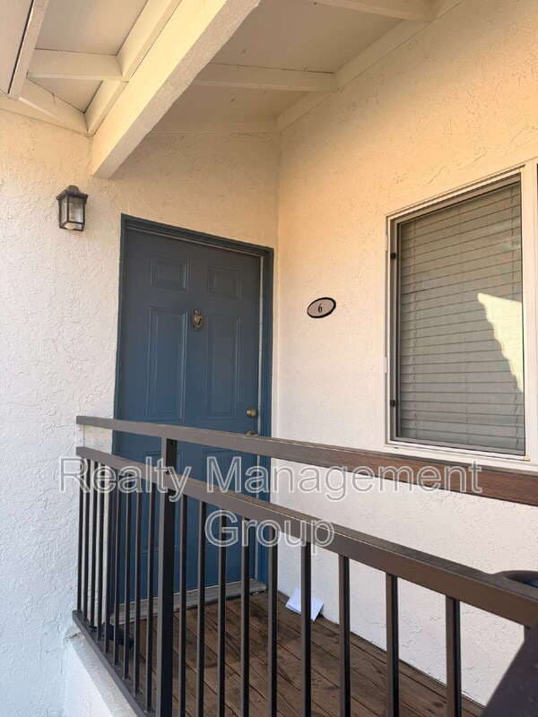 La Mesa Condo: 5417 Lake Murray Boulevard