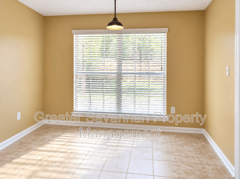 Savannah House: 902 Old Mill Road
