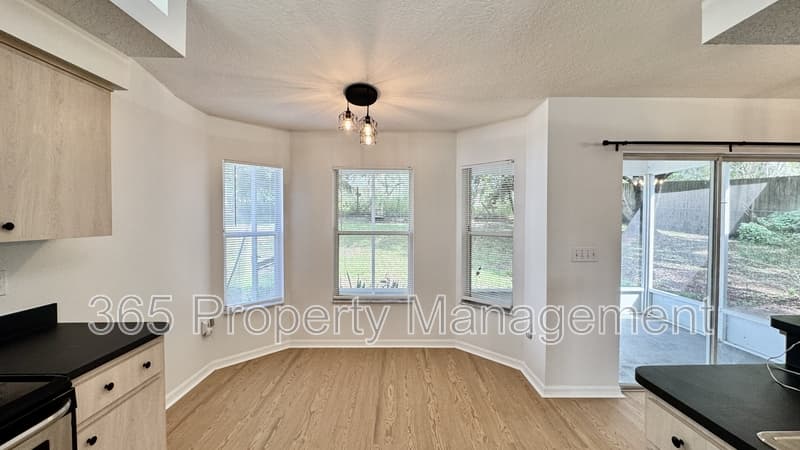Spring Hill House: 12175 Katherwood Street