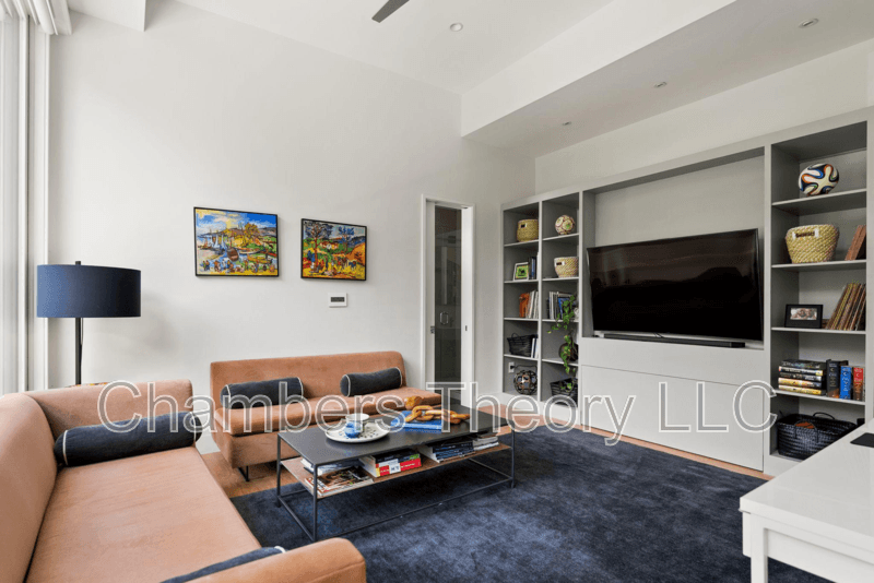 Washington House: 3820 Argyle Ter NW