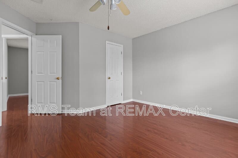 Duluth House: 2315 Hiawassee Dr