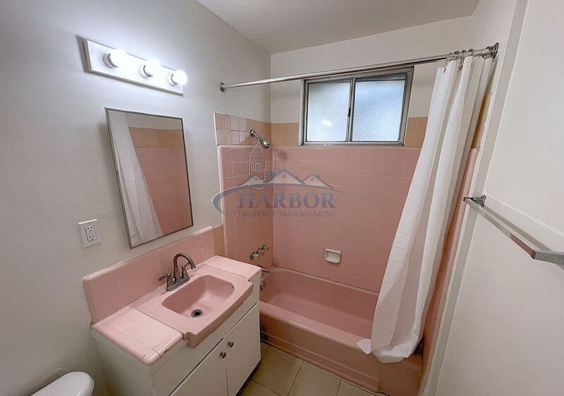 Wilmington Condo: 1711 North Avalon Boulevard