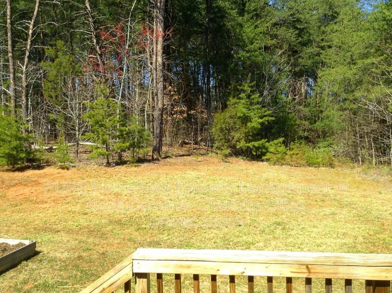 Winston Salem House: 3181 Ridgeback Dr