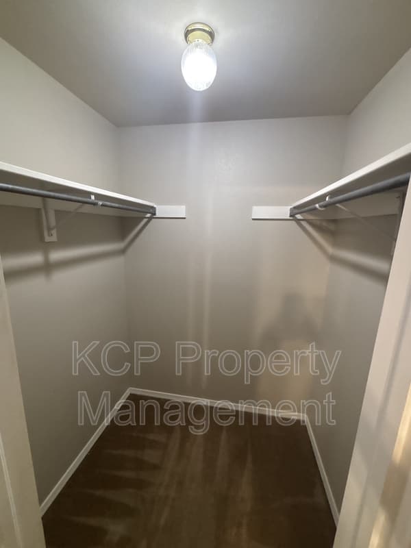 Greenwood Condo: 1115 Farley Circle - B