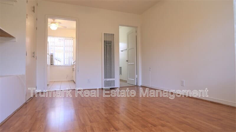 Glendale Condo: 623 W Stocker St