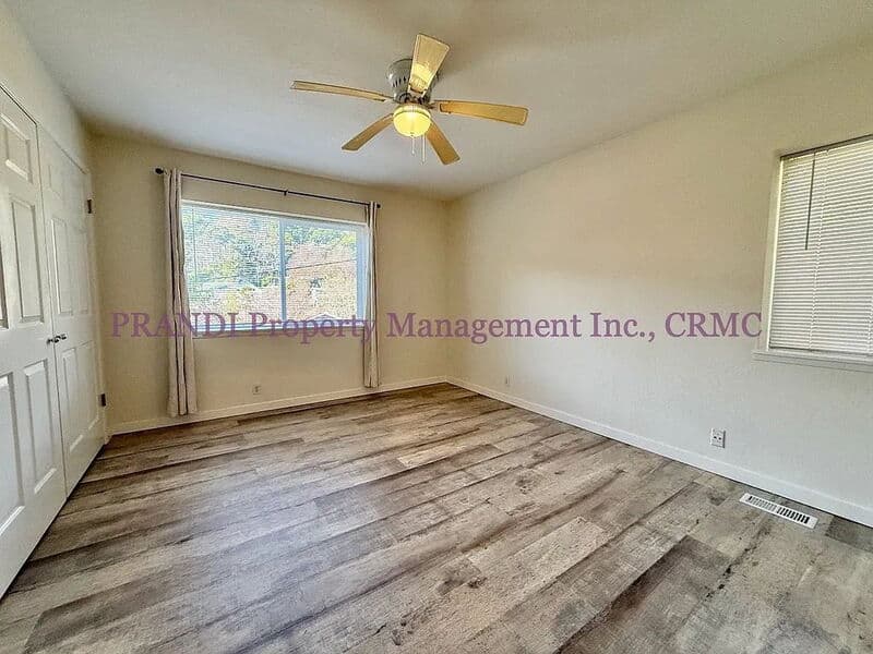 San Rafael Condo: 4 Woods St.