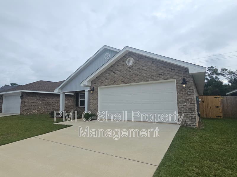Pensacola House: 12115 Emerald Heights Ln