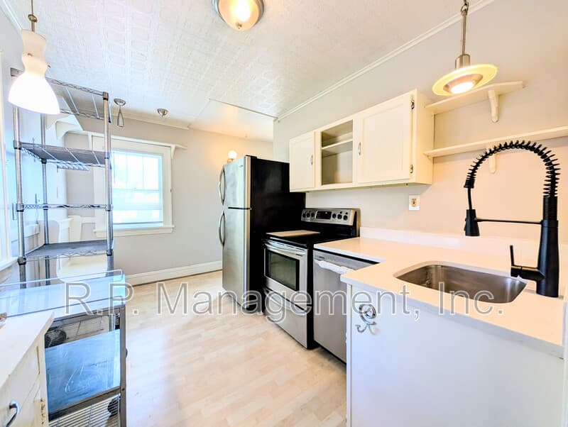 Minneapolis House: 880 19th Ave SE