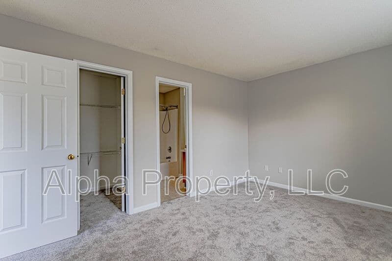 Simpsonville House: 4 Buzzell Ct
