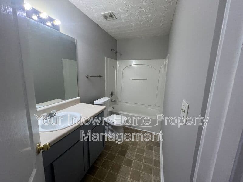 Jonesboro House: 8480 Moultrie Dr.