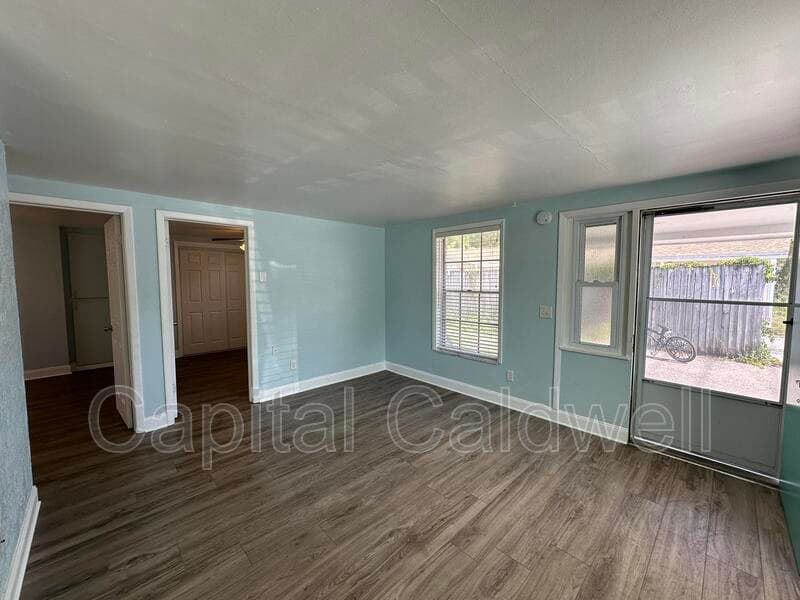 Dunedin House: 425 Milwaukee Ave