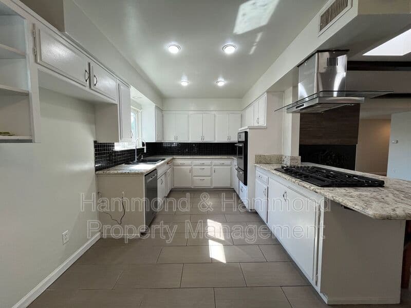 Granada Hills House: 16751 San Fernando Mission Blvd.