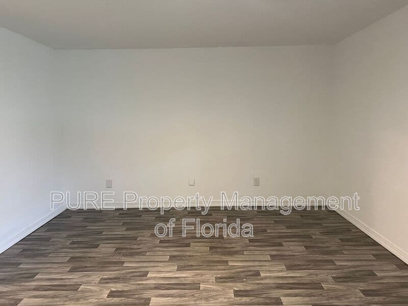 Ocala House: 627 NE 28th Avenue