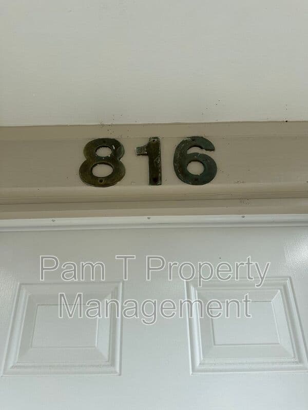 Savannah Townhome: 816 Ott St