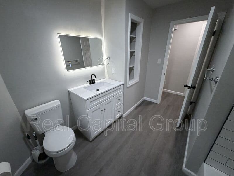 Glenville House: 397 Ballston Rd