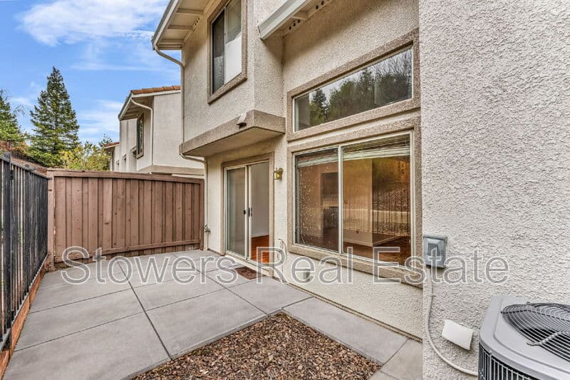 Danville House: 309 Camino Arroyo