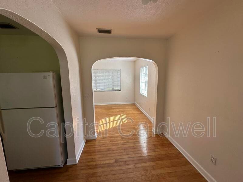 Clearwater House: 18 N Meteor Ave