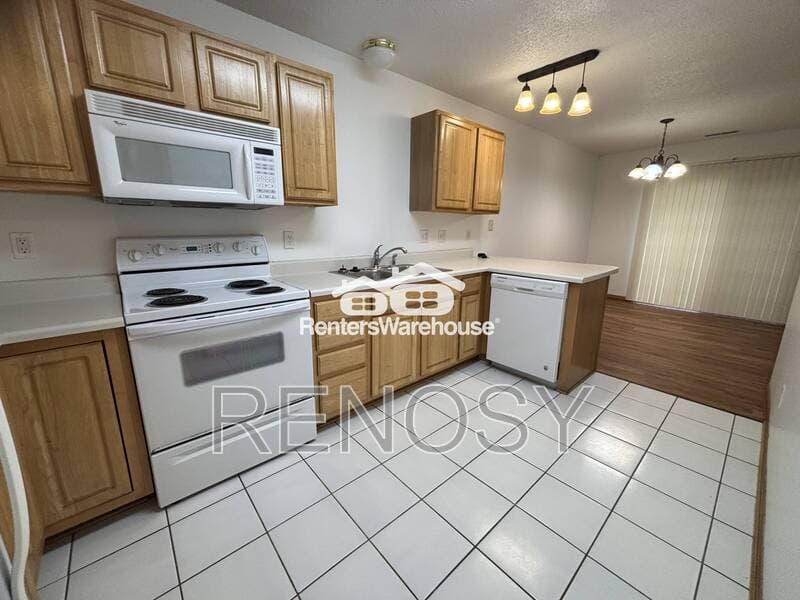Des Moines Townhome: 3701 Brook Ridge Ct