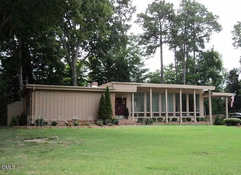Garner House: 1009 Vandora Springs Rd