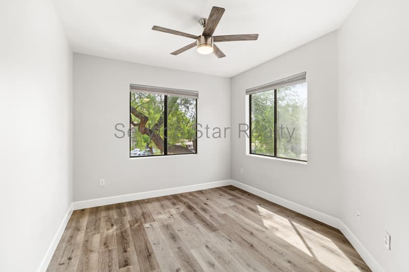 Scottsdale House: 15252 N 100th St