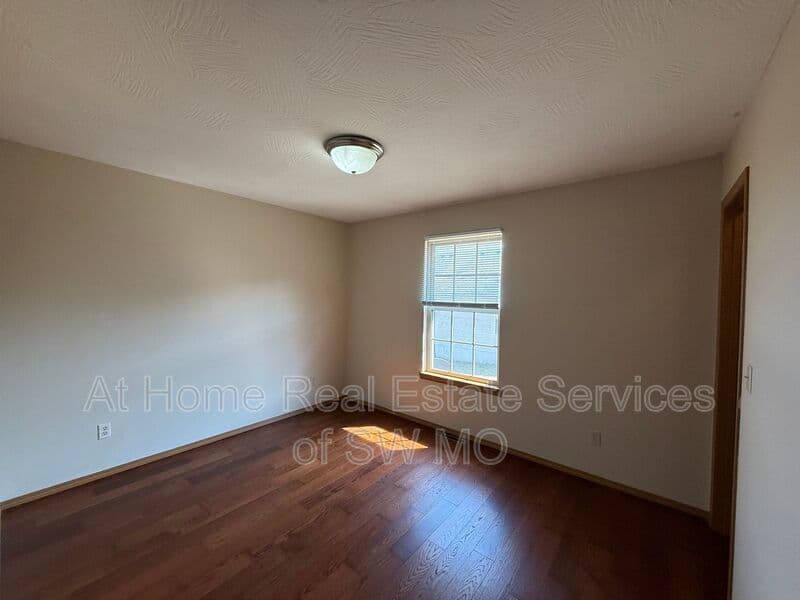 Ozark Condo: 1005 N 25th