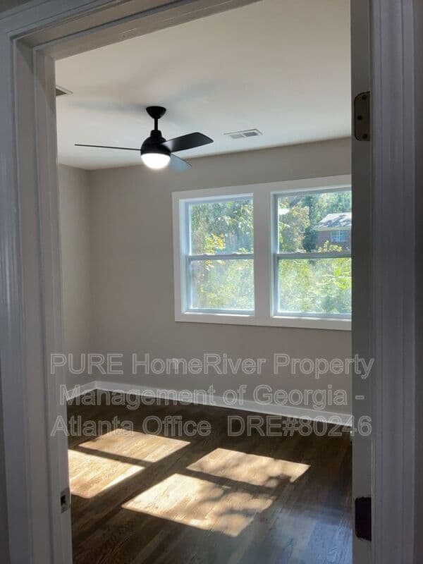 East Pt House: 2172 Ben Hill Rd