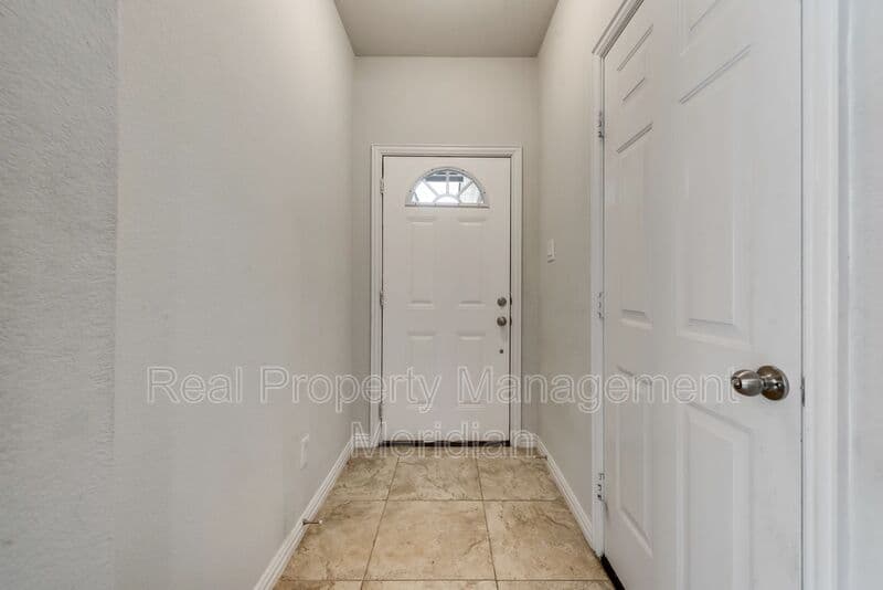 Fort Worth House: 6308 Maritime St