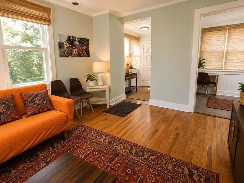 Savannah House: 830 E Park Ave