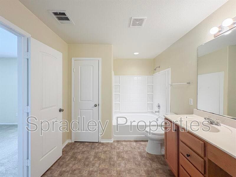 Temple House: 1047 Tumbleweed Trl