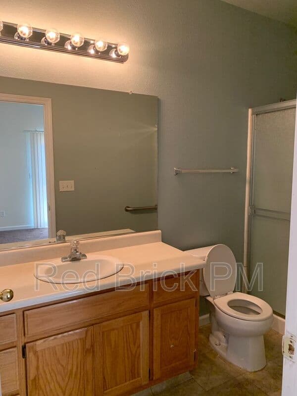 Merced House: 620 Gateway Dr.
