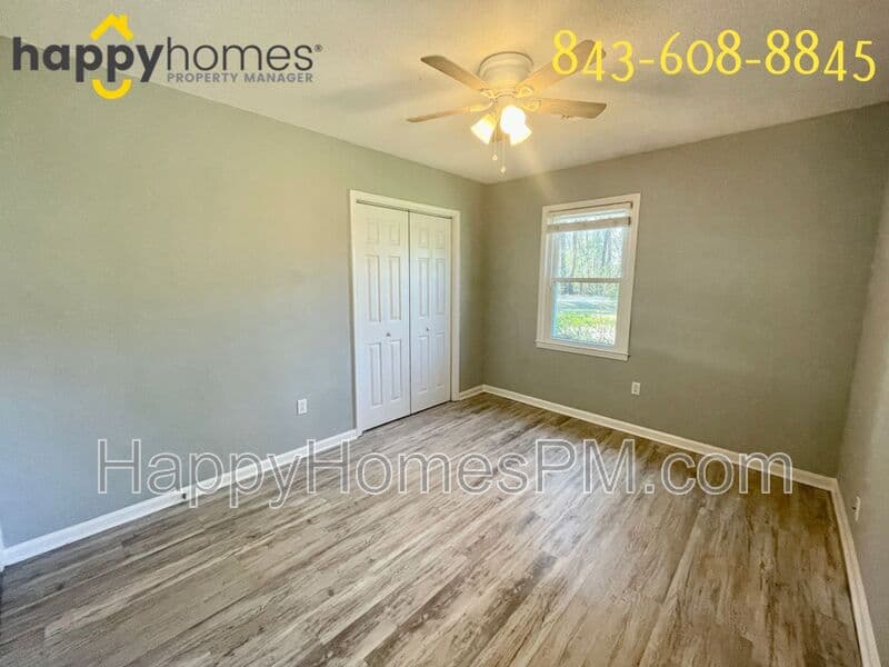 Charleston House: 1559 Brookbank Avenue