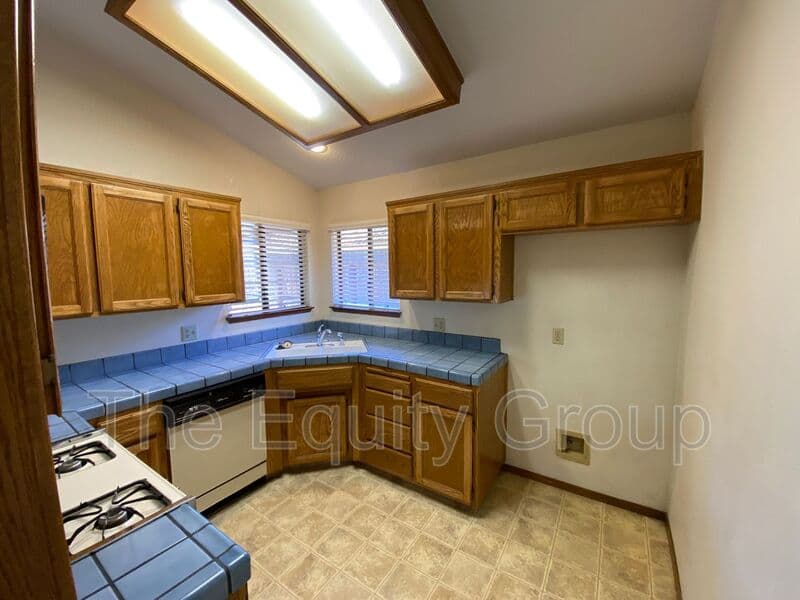 Visalia House: 1348 East Ferguson Court