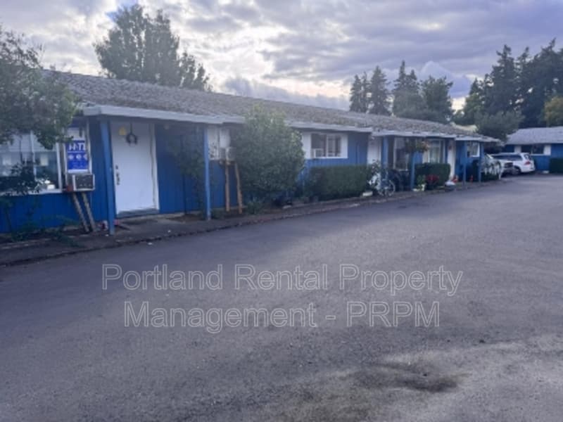 Hillsboro Condo: 883 Southeast 11th Avenue - 9