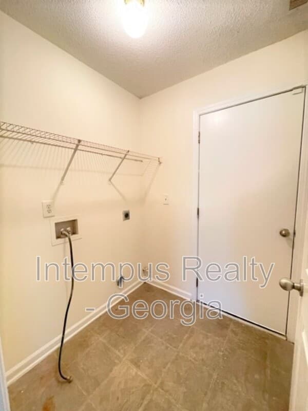 Snellville House: 4389 Persian Ct
