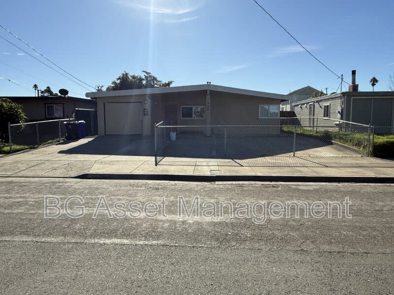 Richmond House: 1526 Visalia Avenue