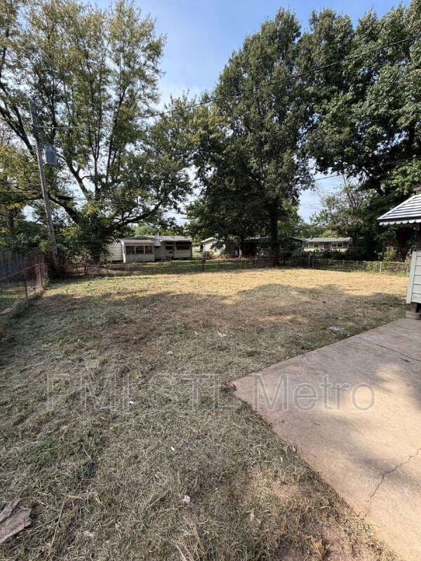 St. Louis House: 9319 Clarion Dr