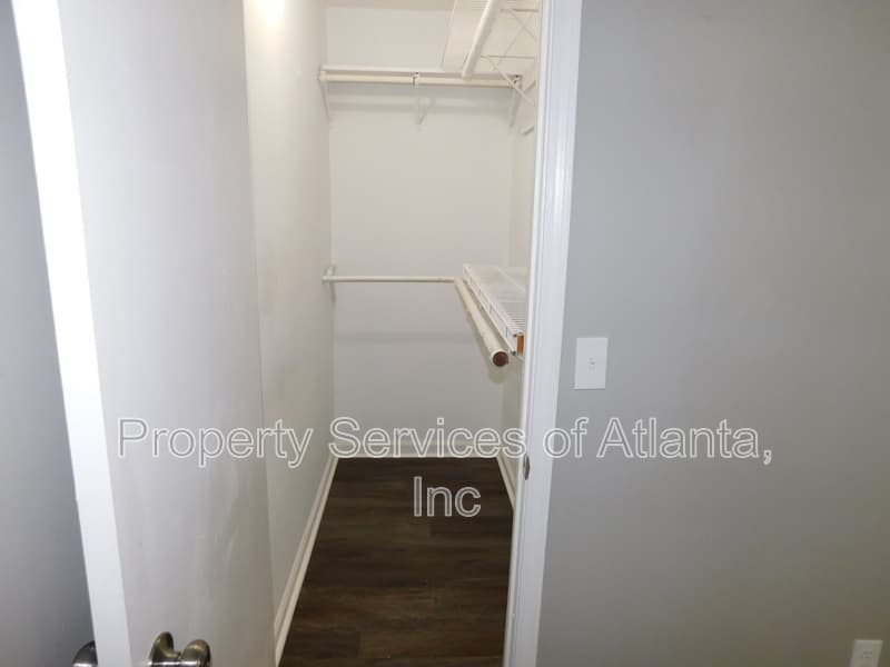 Marietta House: 2775 New South Dr