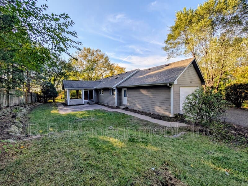Minnetonka House: 4626 Linnea Ln
