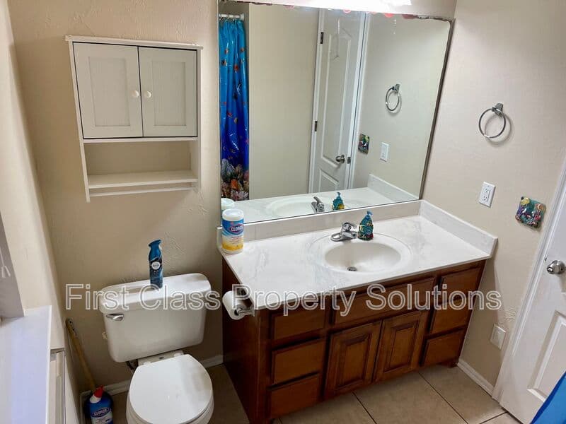 Moore House: 917 Renita Way