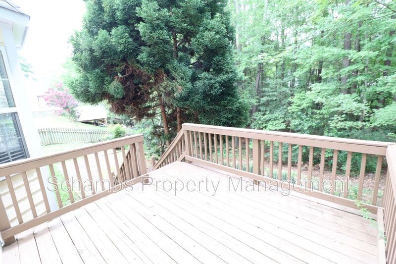 Durham House: 510 Wheeling Cir